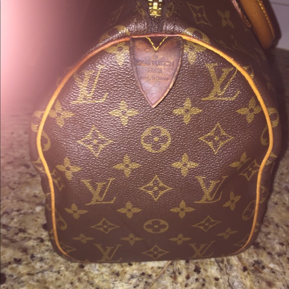 Authentic Louis Vuitton Speedy 30 - Picture 8 of 8